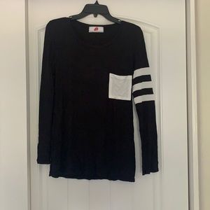 Striped pocket top - black